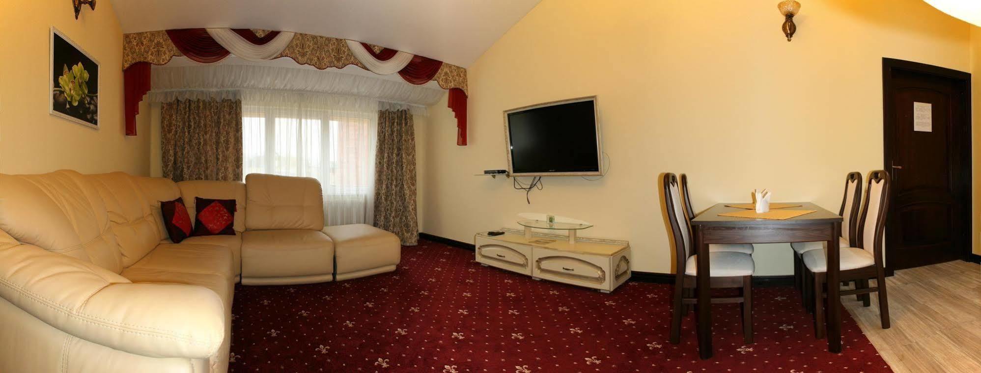 拉泰尔酒店 利沃夫 客房 照片